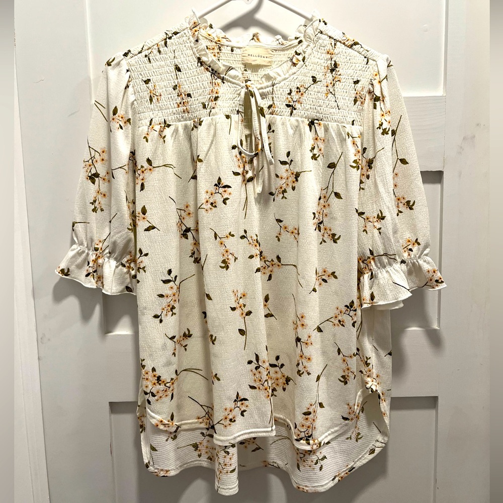 Floral blouse light weight size M